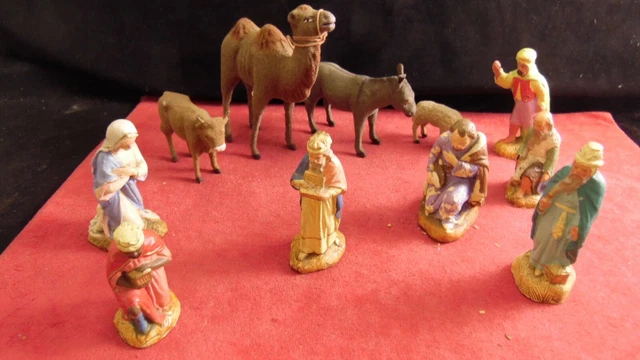 Lot De 18 Santons De Noël Vintage + 20 Pinces à Bougie - Mélange Plastique Et Plâtre, Occasion