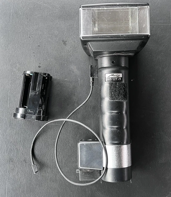 Metz 45 CT1 CT 1 Electronic Handle Mount Flash W/ Sync Cable And Battery Case
