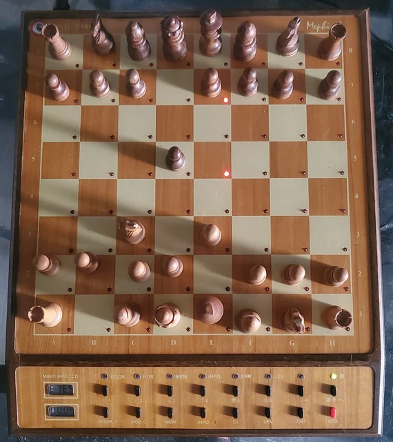 SCHACHCOMPUTER /CHESS BOARD jeu echec electronique Mephisto Monte Carlo IV 8 Mhz EUR 220,00