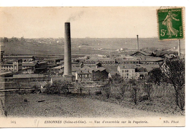 CPA de ESSONNES (91 Essonne), Vue d'ensemble sur la Papeterie, vers 1910