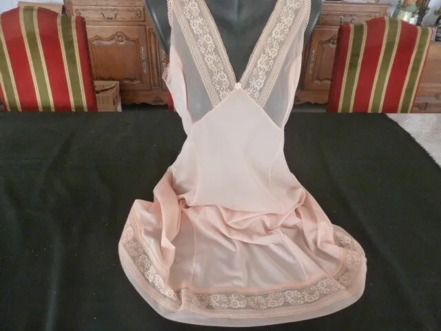 jolie combinaison&fond de robe vintage jolie dentelle T46 fait 48  ref R10DE