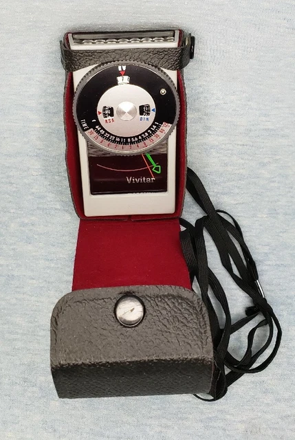 Vivitar No. 30 Exposure Light Meter and Case