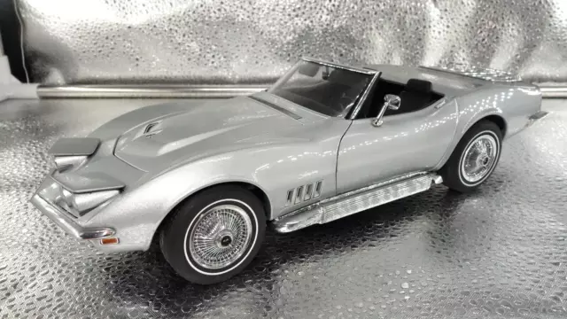 Autoart Millenium 1/18 Chevrolet Corvette 1969 Silver 1/6000