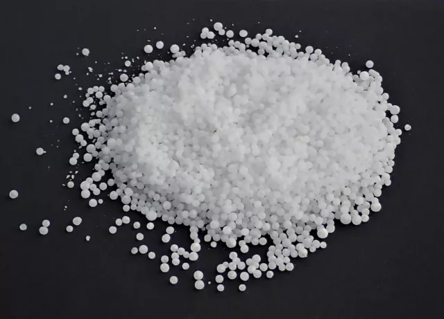 Urea Prills, Nitrogen fertilizer, 100g.