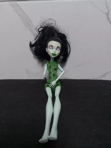 Monster High Doll Scarah Screams 2008 Mattel