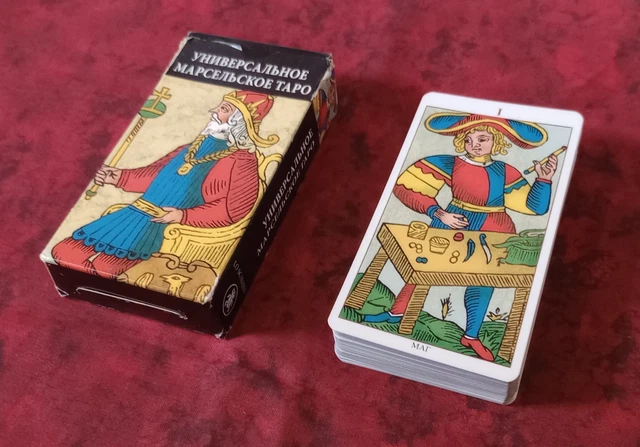 Fournier Luxury Tarot Karten | 78 Blatt Waschbar Laminiert | Mit Spielanleitung | Roter Rücken