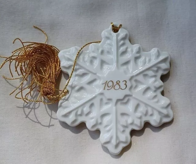 Avon 1983 White Snowflake Christmas  Ornament Dated In 14K Gold