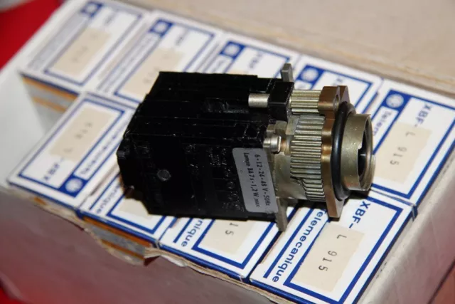 1 Pezzo TELEMECANIQUE XBF-L915 Montatura Lampada XBFL915 Conf. Orig. , Nuovo