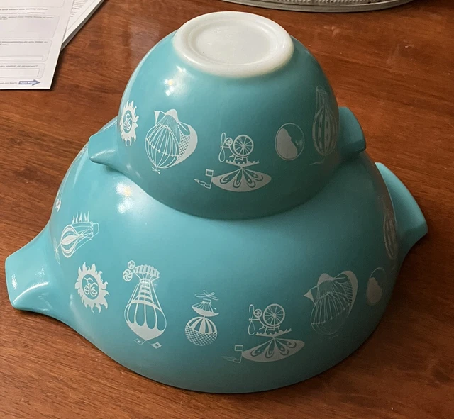 Vintage Pyrex Large And Small 1958 Turquoise Hot Air Balloon Chip and Dip Bowls Vintage Pyrex Large And Small 1958 Turquoise Hot Air Balloon Chip and Dip Bowls