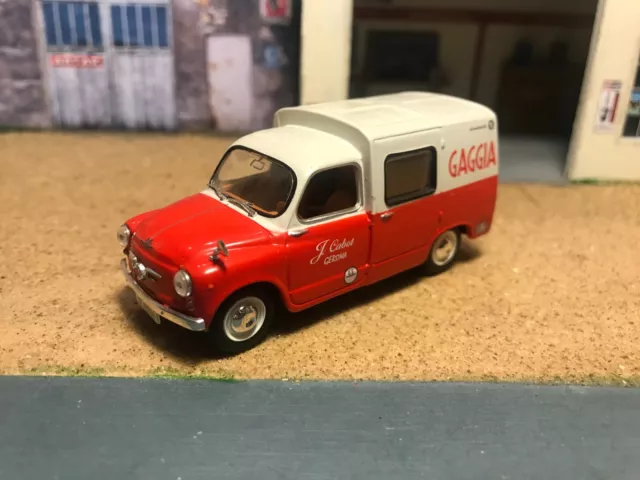 Ancien Solido 1/43 Seat 600 Formichetta