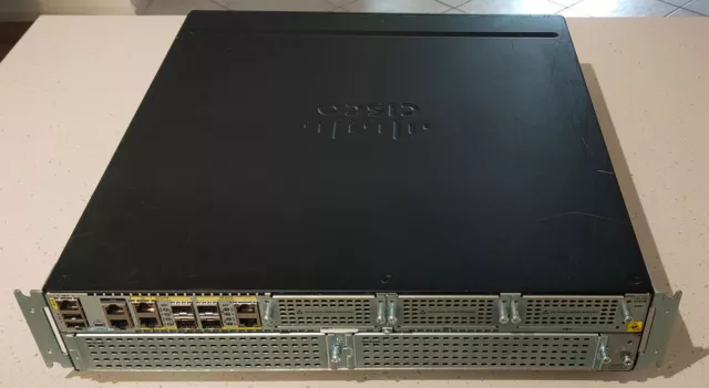 Cisco ISR4451-X/K9 Integrated Services Router, 4x Gigabit, ipBase IoS