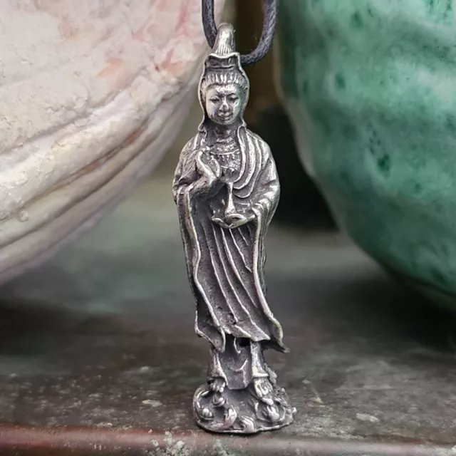 Collier Quan Yin Pendentif Mère de Miséricorde Bijou Indien dans le Lotus...