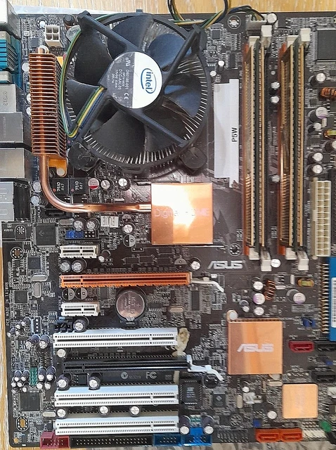 Carte Mère ASUS P5QL PRO Socket 775 – ATX, DDR2, Testée Et Fonctionnelle