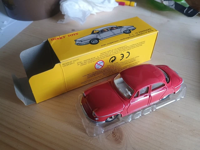 dinky toys / P.L 17 Panhard ( ref 547) éditions Atlas (neuve en boite