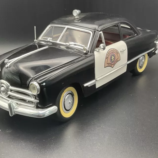 Solido Ford 1949 Polizei Modellauto 1:18