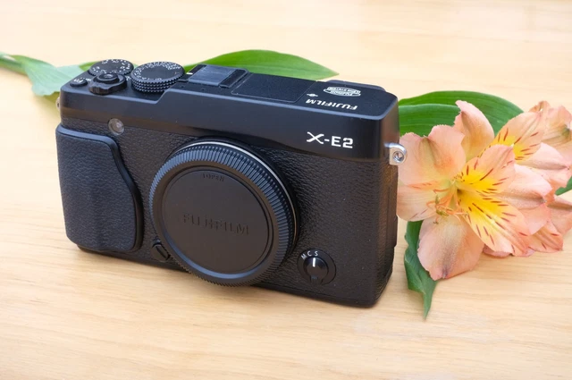 Fuji x-e2 camera body, New Sensor, boxed