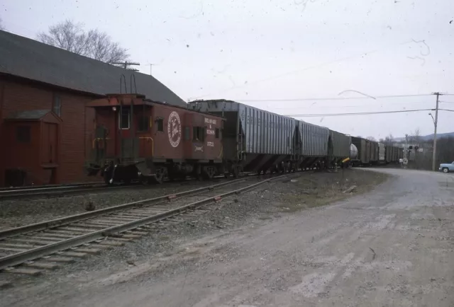D&H DELAWARE AND HUDSON Railroad Train Caboose EL Hoppers Orig 1975 Photo Slide