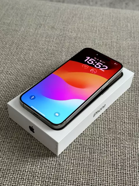 Apple iPhone 15 Pro Max - 256GB - Titan Natur - TOP - mit MagSafe Silikon Case