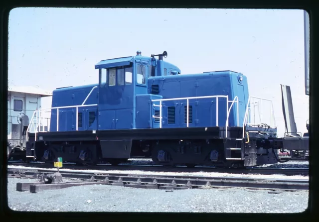 Railroad Slide - Chicago Metra #11 Switcher Locomotive 1982 Vintage Train Yard