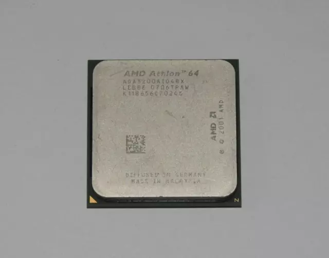 AMD Athlon 64 3200+ 2,2GHz (ADA3200AIO4BX) Prozessor Sockel 754 + Wärmeleitpaste