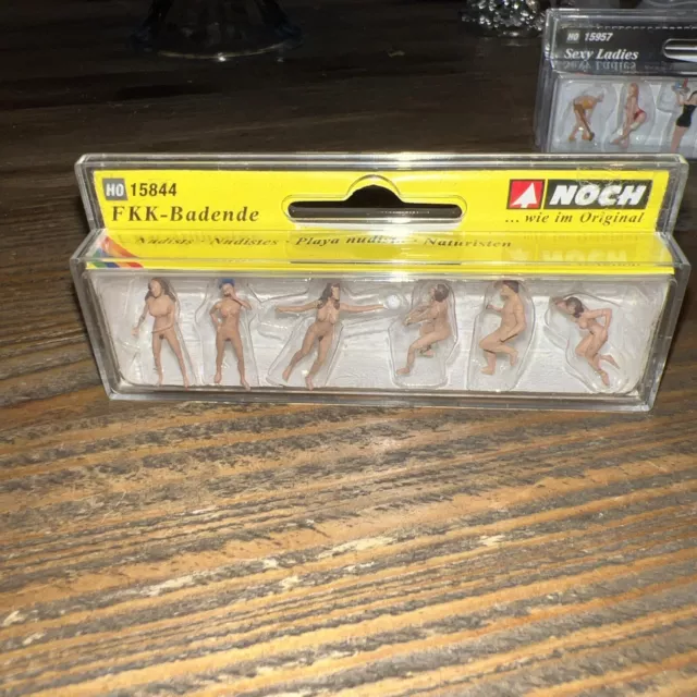 NOCH Figurines HO Scale 15844 Nudists NEW Volleyball