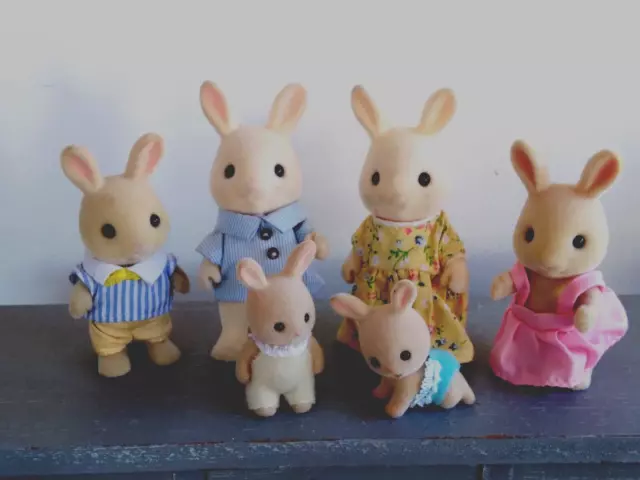 Sylvanian Families Periwinkle Milk Rabbit Family Excellent Condition