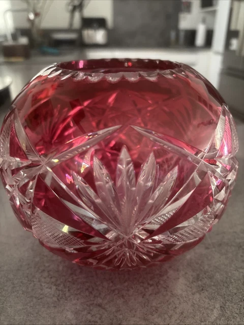 Vase Boule En Cristal De Saint Louis, Modèle 11, Couleur Rouge
