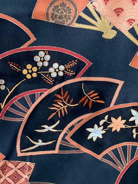 Vintage Japanese kimono - Kuro tomesode with Beautiful embroidery 3