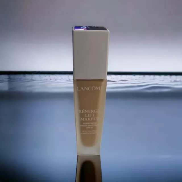 Protector solar de amplio espectro maquillaje Lancôme Renergie Lift 27 #230 caducidad 03/2025