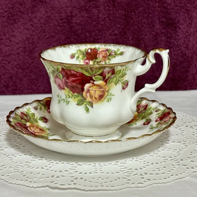 Royal Albert Old Country Roses Bone China Cup & Matching Saucer 1960’s