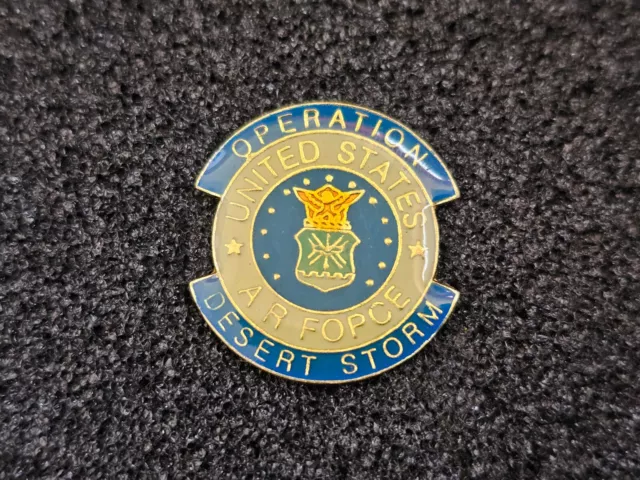 A62-U) US Air Force Operation Desert Storm Gulf war Pin Badge Abzeichen Crest