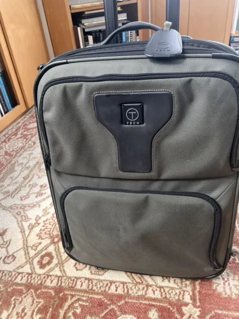 Tumi luggage 22 carry-on, great deal, expandable