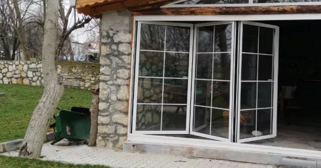 New, Quality Aluminium Bi fold Doors inc Glass 3 panels with Georgian Bars