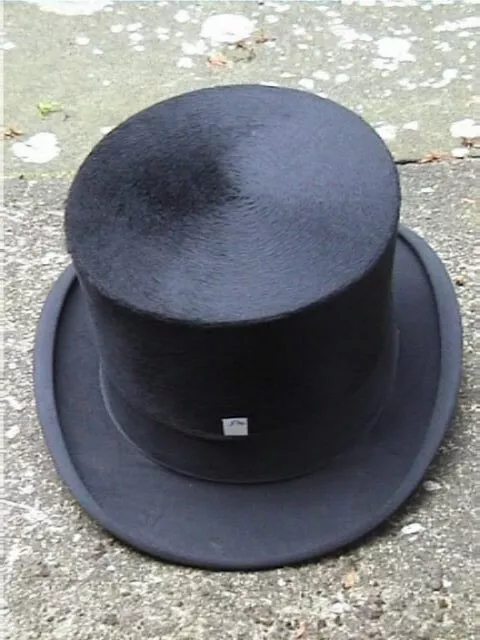 510 - Cappello top in seta nera antica molto grande taglia 71⁄2