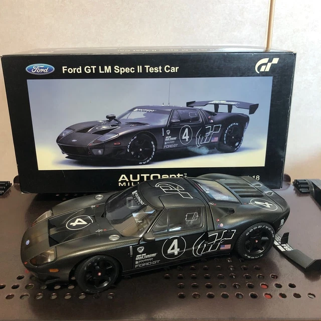 Ford GT Spirit 2017 – Miniature échelle 1/18 – Couleur Bleu/blanc – Neuve En Boîte (réf. ZM085_RE)