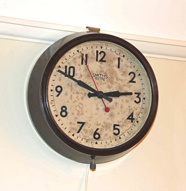 VINTAGE SMITHS Sectric Bakelite Electric Wall Clock. Working £105.00