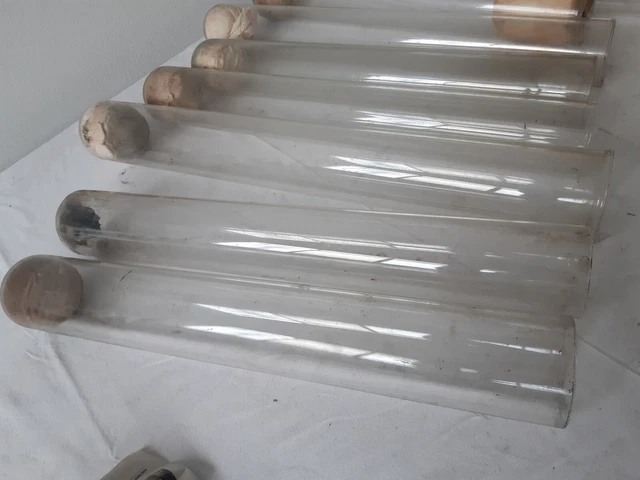 stock vetri scientifici, antiche grandi provette, teche, stumenti da laboratorio 2