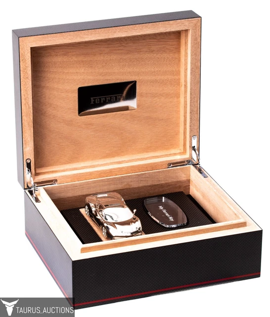 Ferrari 488 GTB Owner Limited Novelty key box & Metal Minicar japan ZK
