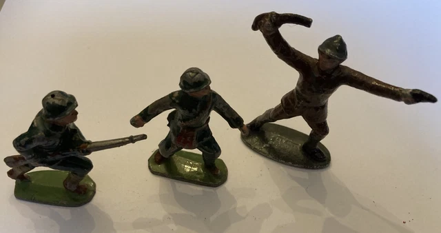 Lot De 8 Soldats Et 6 Décors En Plomb Creux - Attribué J.F. Le Jouet Fondu - France