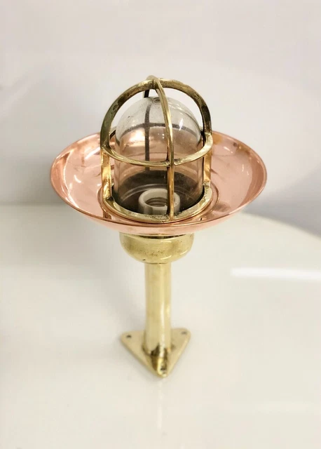 Lampe De Passage Marine En Laiton Et Verre Blanc - Style Ancien, Reproduction Neuve