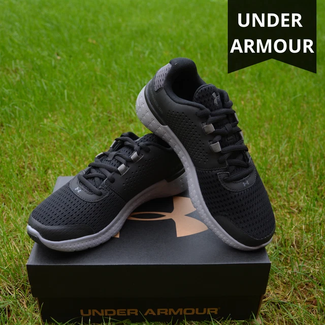 NUOVO! Scarpe da corsa Under Armour Micro G per ragazzi - taglia 4