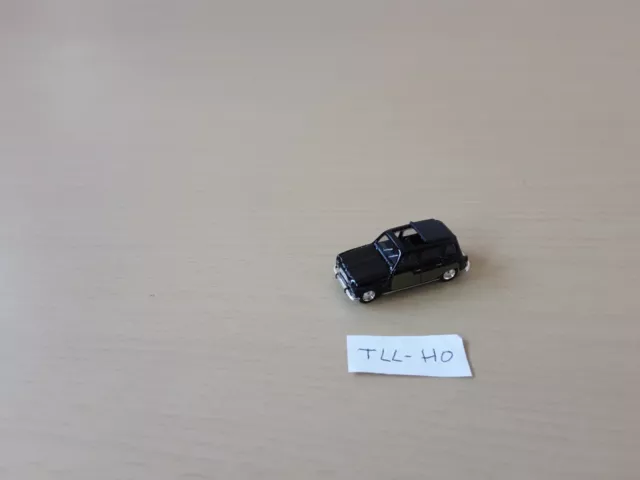 UNIVERSAL HOBBIES, RENAULT 4L PARISIENNE, 1/87e