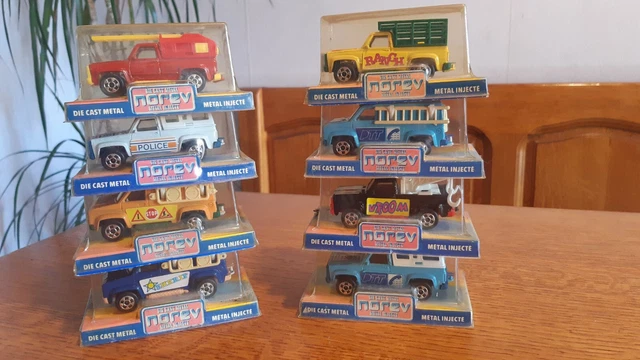 4 CAMIONS MINIATURES ancien Saviem Norev ,Berliet , Willeme LC810