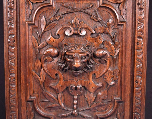 *Antique French Panel in Solid Oak Wood with Lion Face Highly Carved 5