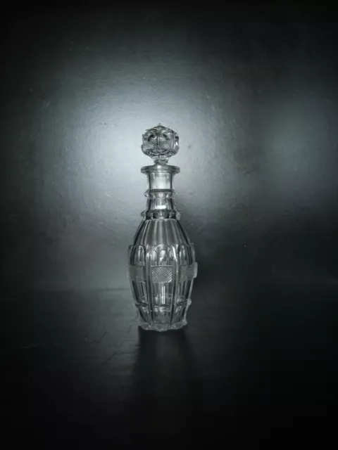 Très ancienne carafe liqueur cristal tailler Baccarat style Charles X    23cm