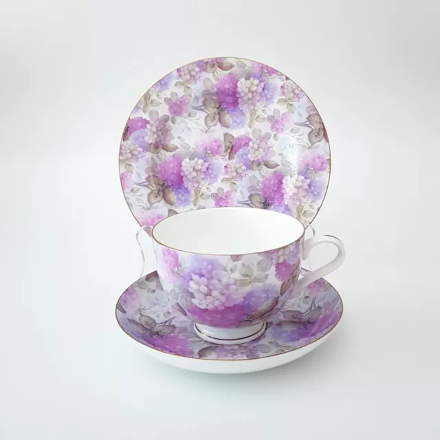 Maxwell & Williams Tea Cup trio Hydrangea Bone China VGC