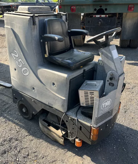 Factory Cat 250 Floor Scrubber Ride On Cleaner Electric With Charger