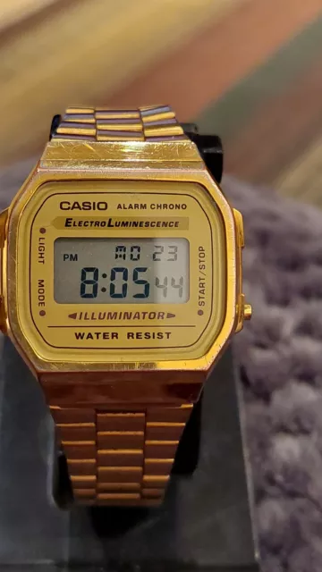 CASIO ILLUMINATOR 1572 A168 LCD Alarm chrono gold tone watch