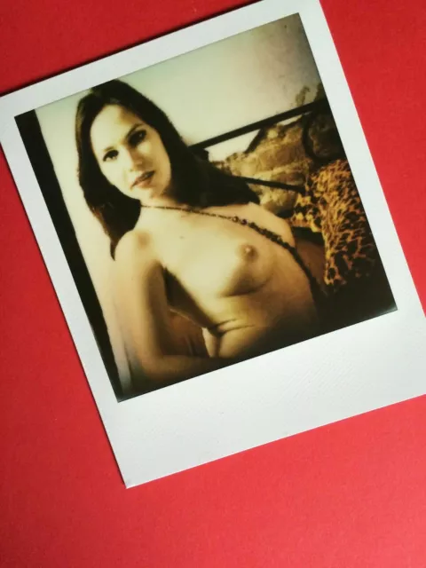 polaroid auf Impossible Film Akt Foto nude model risqué fine art photo 100117