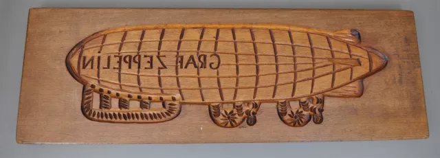 Altes geschnitztes Holz-Model Backform um 1925/30 mit Graf Zeppelin Luftschiff